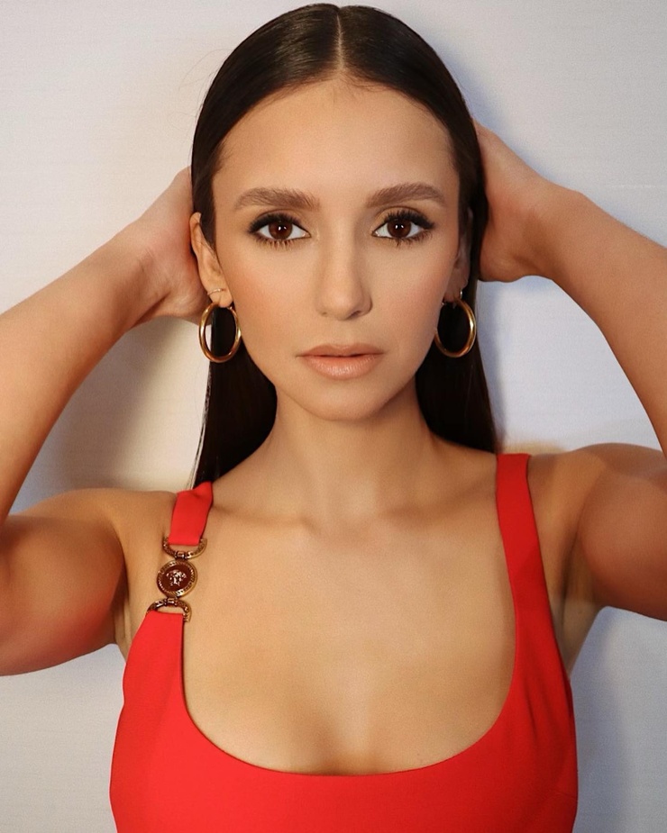 Nina Dobrev Nina Dobrev