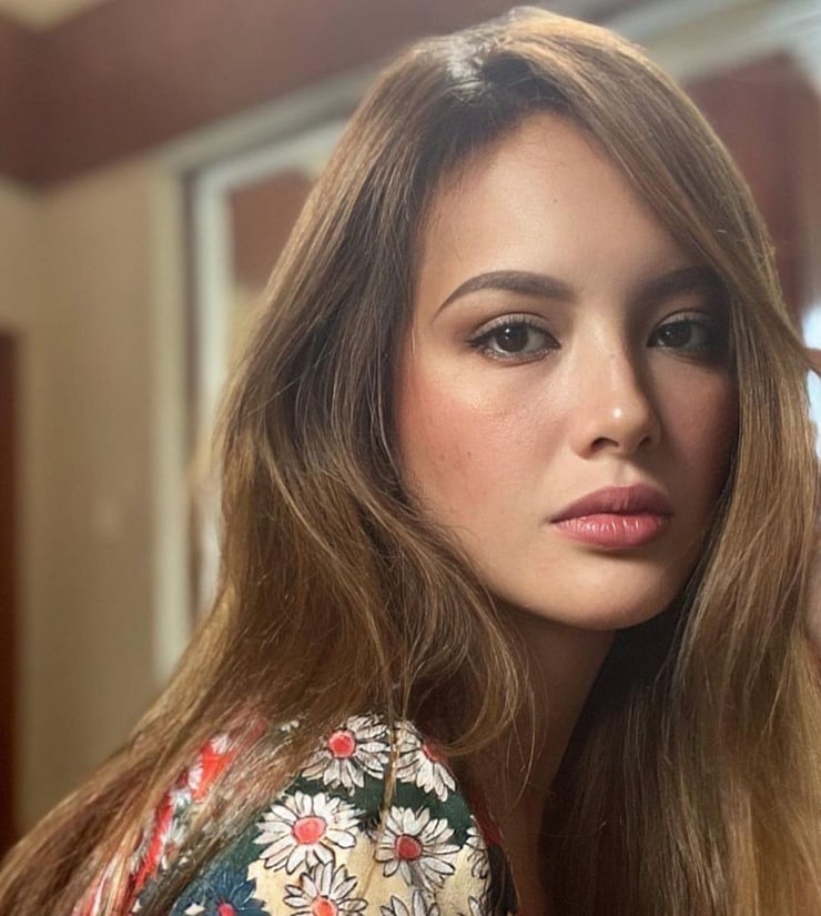 Picture of Ellen Adarna