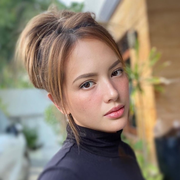 Ellen Adarna