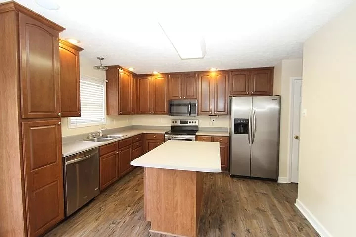 5801 N Trinity Rd, Muncie, IN 47304