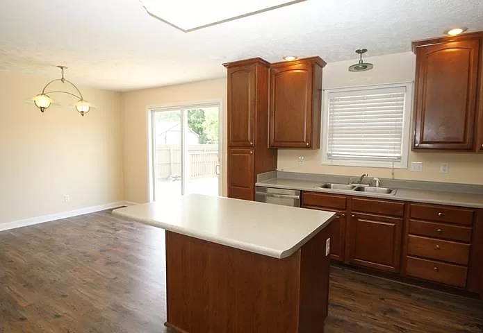 5801 N Trinity Rd, Muncie, IN 47304