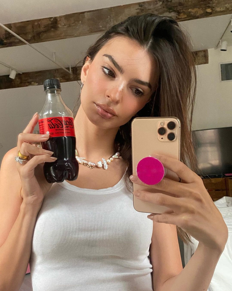 Emily Ratajkowski