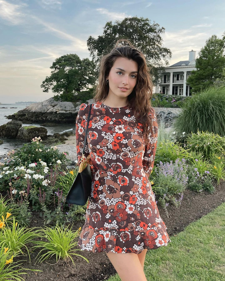 Jessica Clements