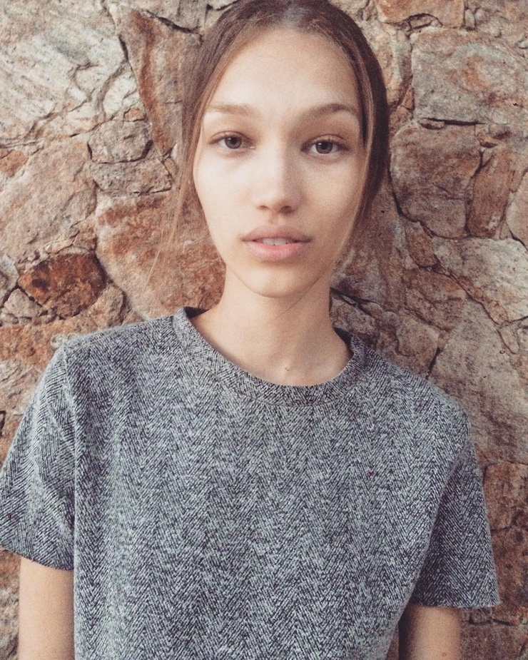 LORENA MARQUES