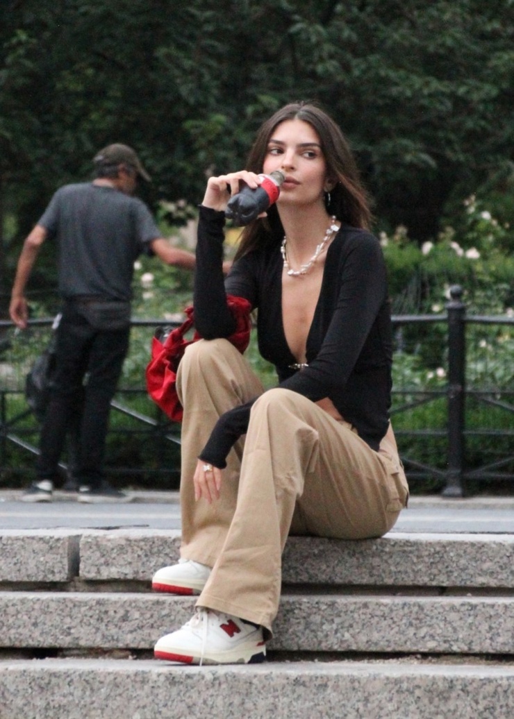 Emily Ratajkowski