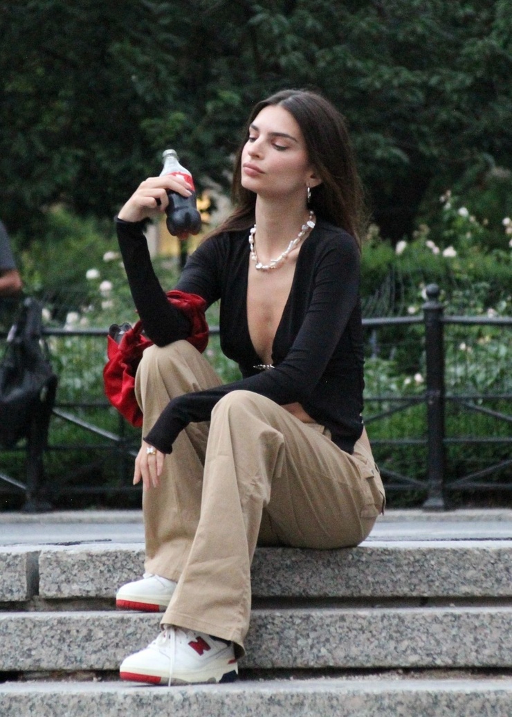 Emily Ratajkowski Emily Ratajkowski