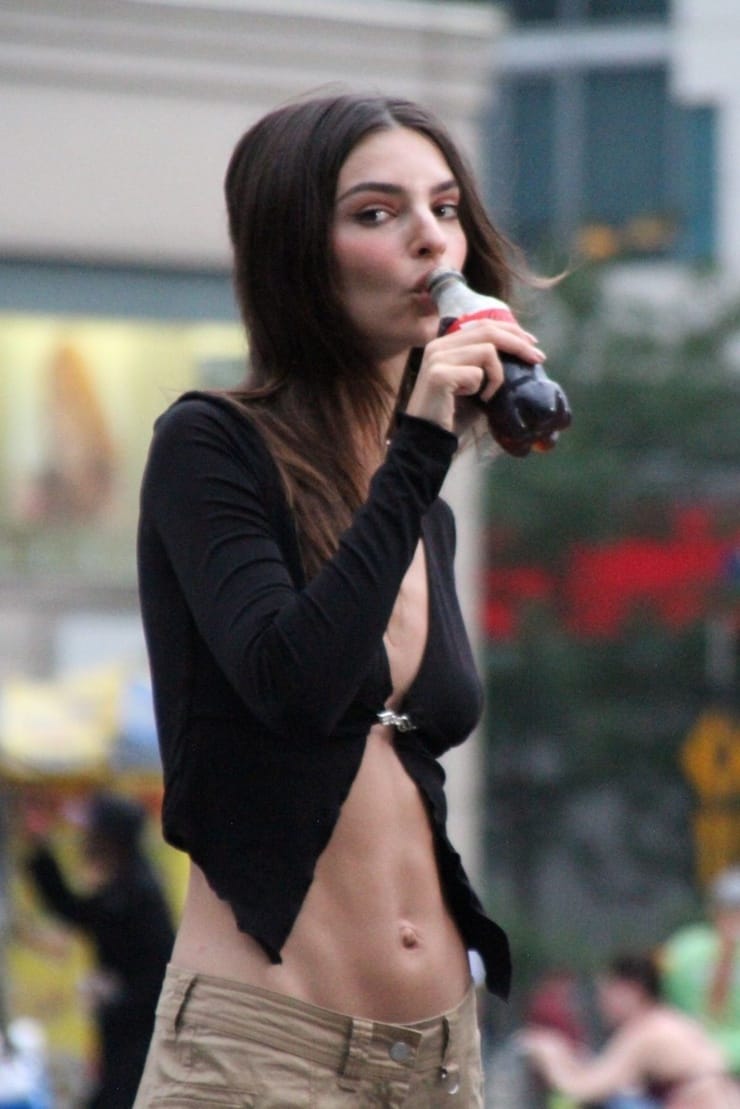 Emily Ratajkowski