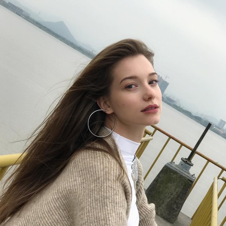 Anastasia Cebulska Anastasia Cebulska
