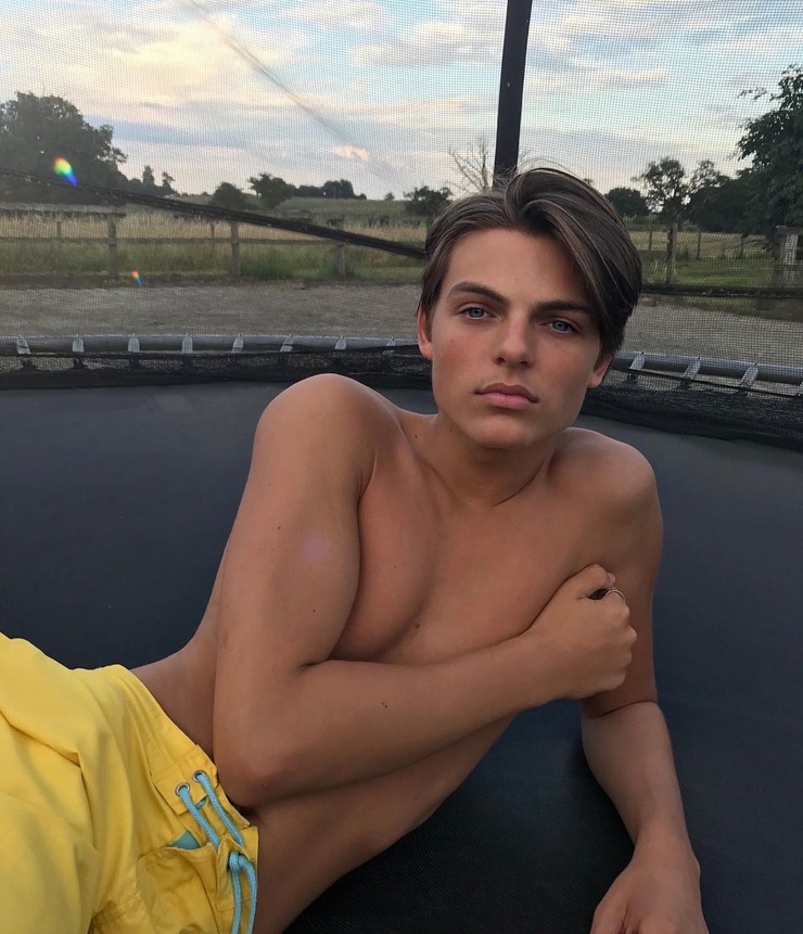 Damian Hurley