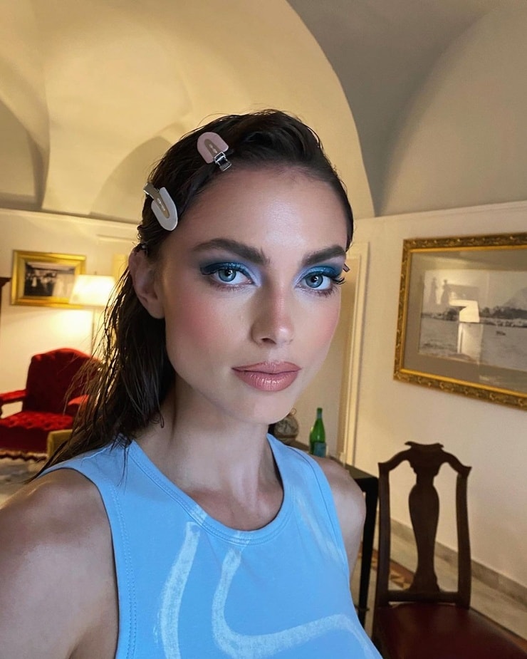Charleen Weiss Charleen Weiss