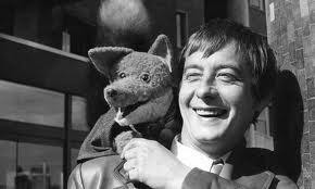 Derek Fowlds