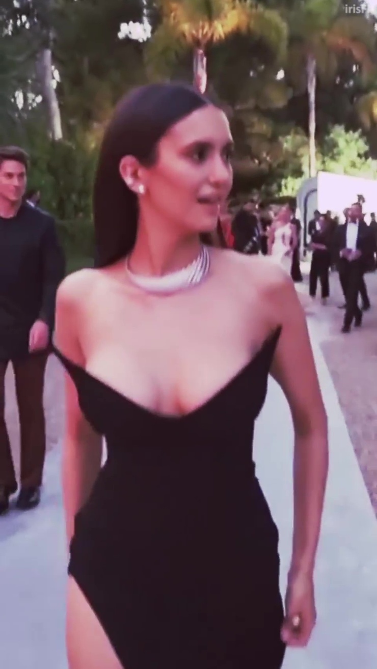 Nina Dobrev