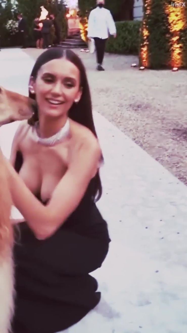 Nina Dobrev