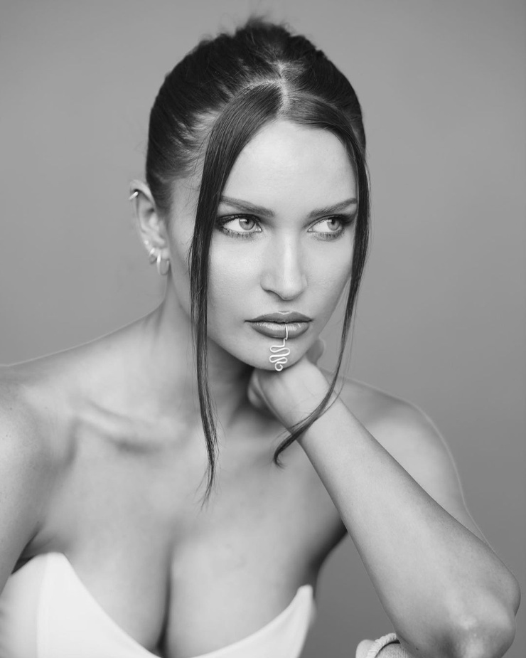 Jessica Allen Teenyb Model