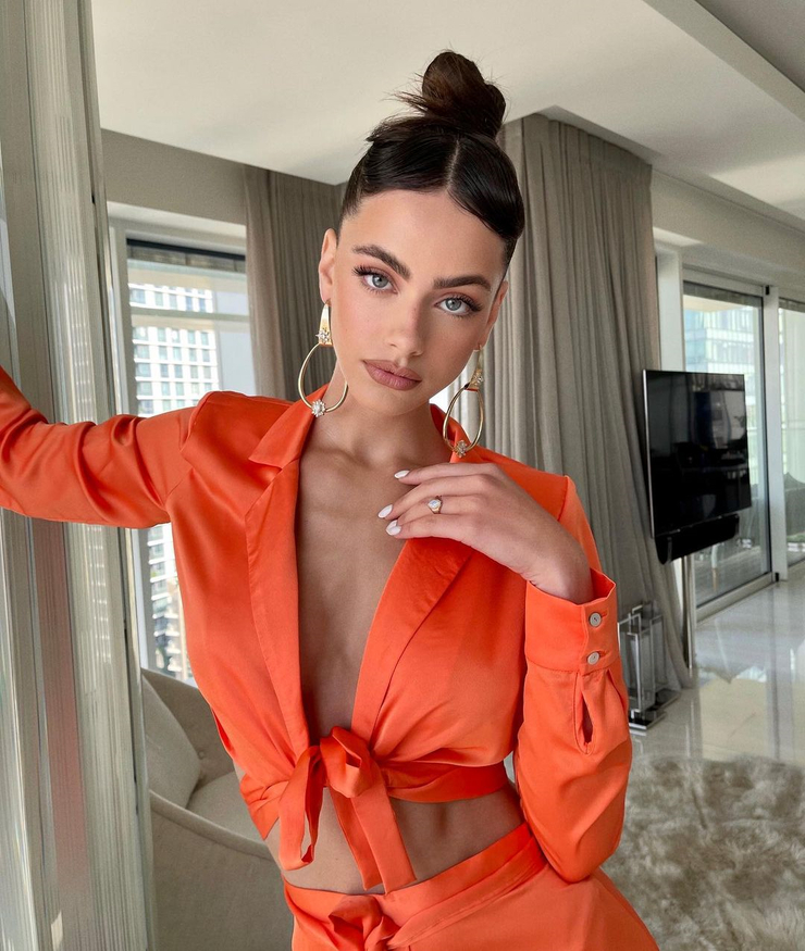 Yael Shelbia Yael Shelbia