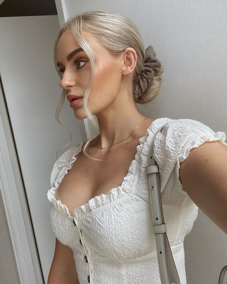 ANNA NYSTRÖM ANNA NYSTRÖM