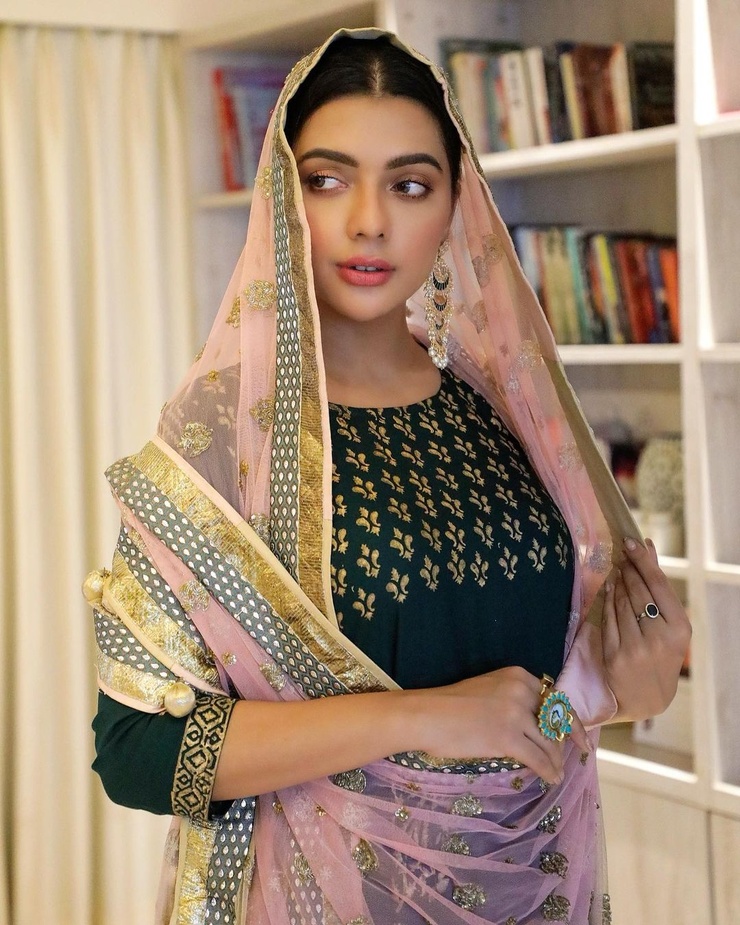 Ruhi Singh
