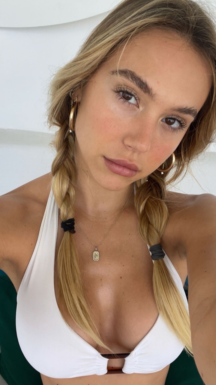 Alexis Ren Alexis Ren