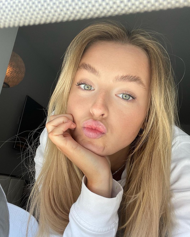 Alicia Moffet