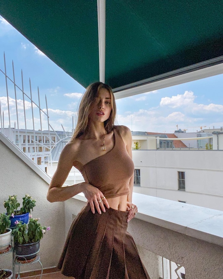 Charleen Weiss Charleen Weiss