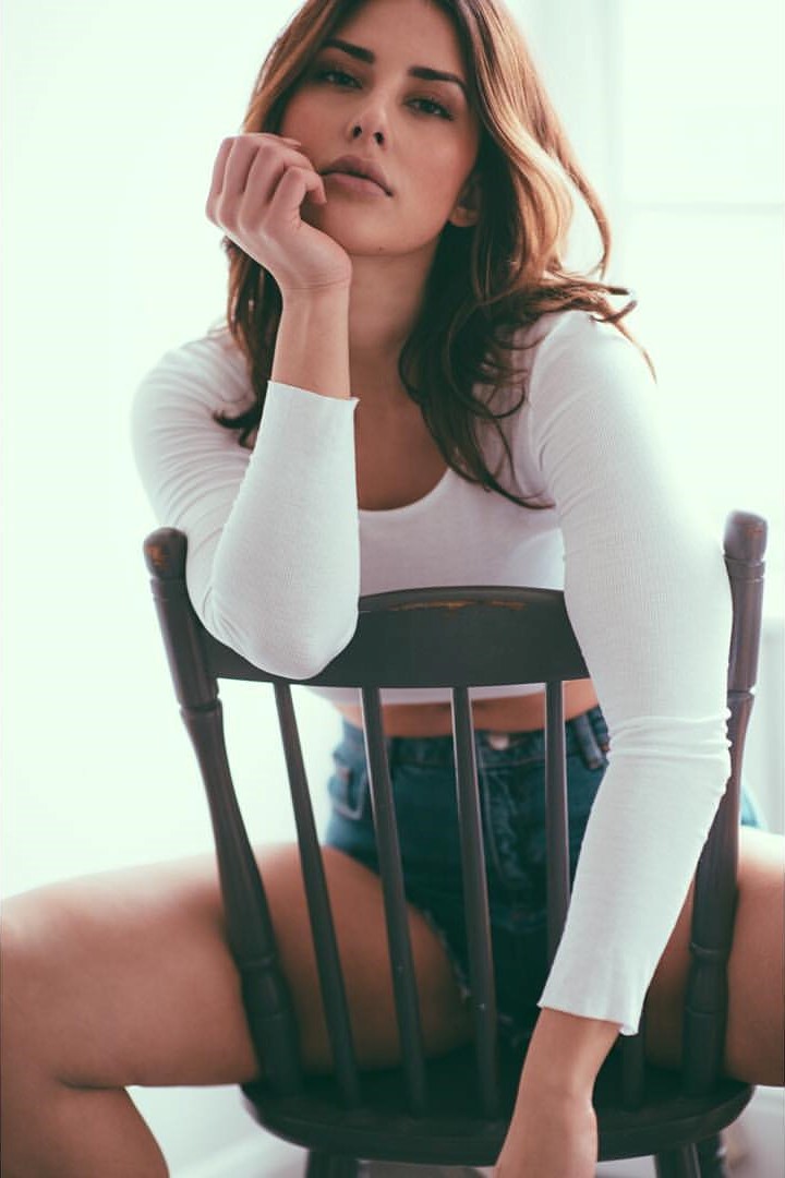 Jana Azizi Jana Azizi