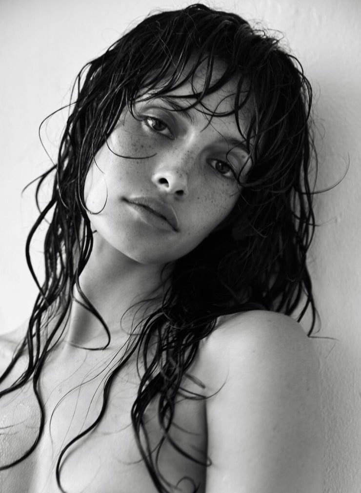 Zoe Barnard Zoe Barnard