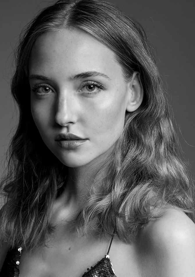 BARBORA UHROVA BARBORA UHROVA