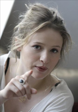 Christa Theret