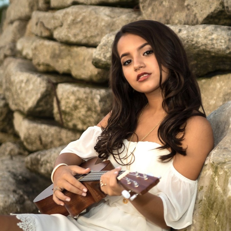 Isabela Moner Isabela Moner