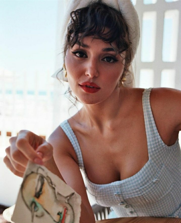 Hande Erçel