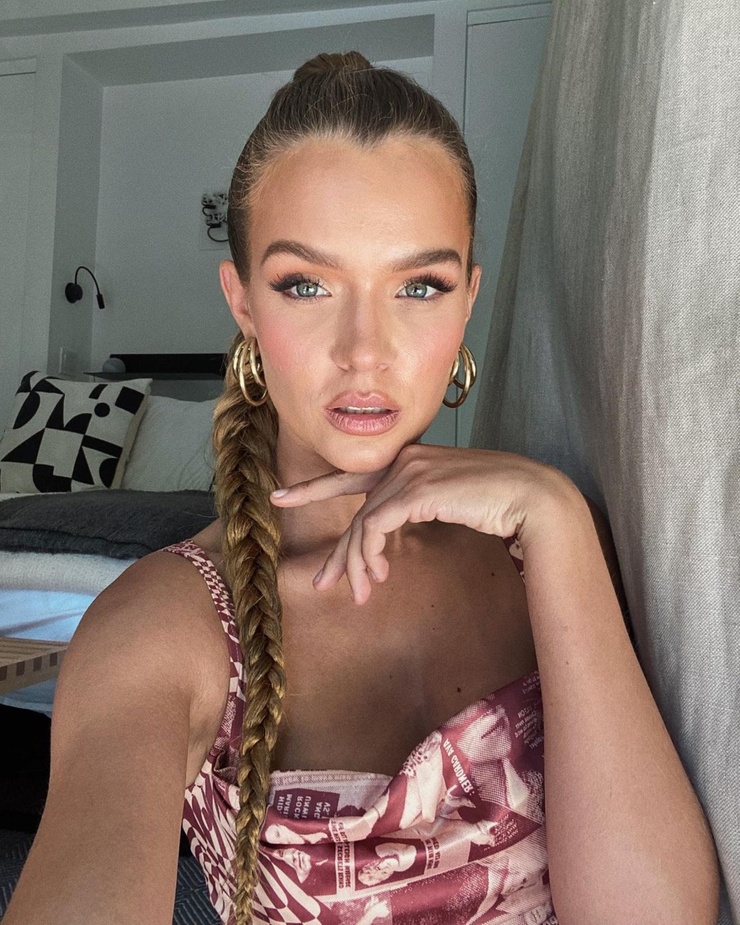 Josephine Skriver image