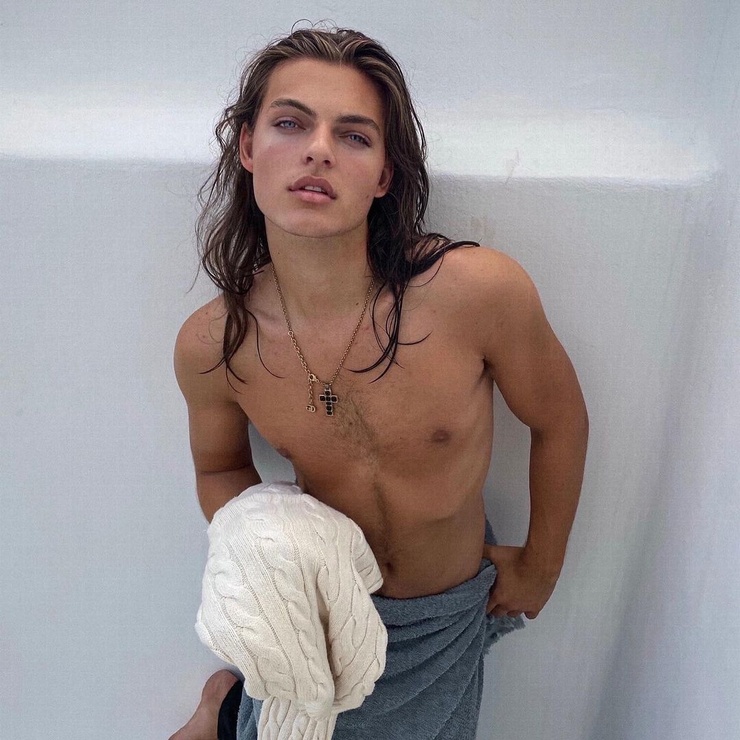 Damian Hurley Damian Hurley