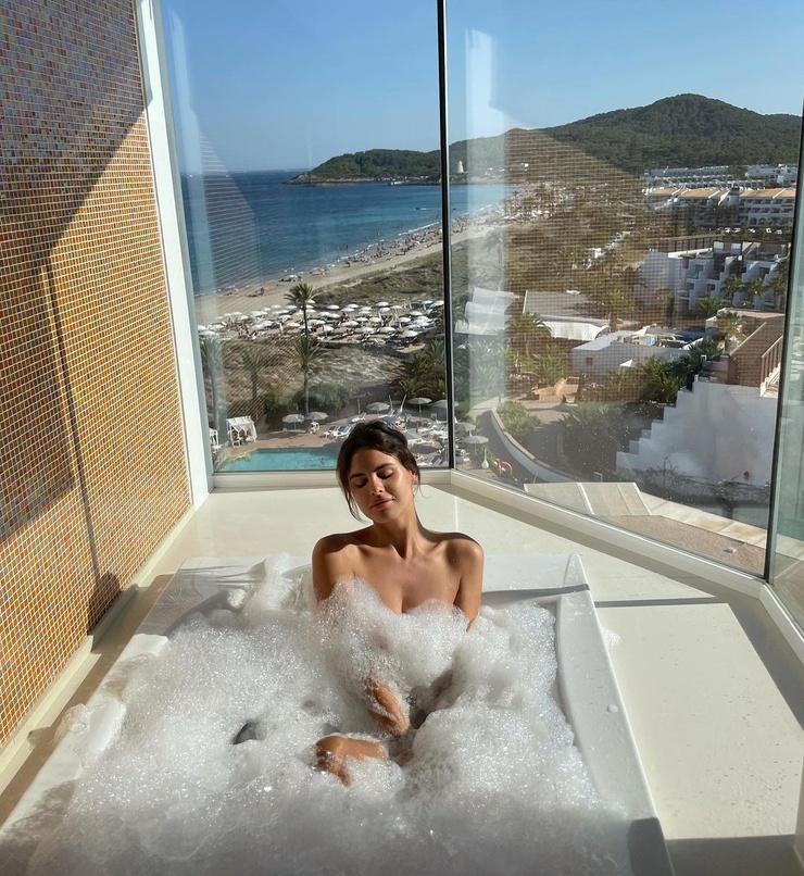 Bojana Krsmanovic Bojana Krsmanovic