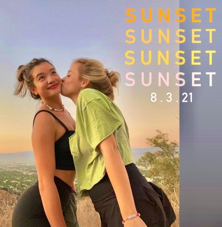 Peyton Elizabeth Lee Peyton Elizabeth Lee
