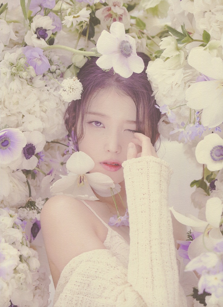 IU