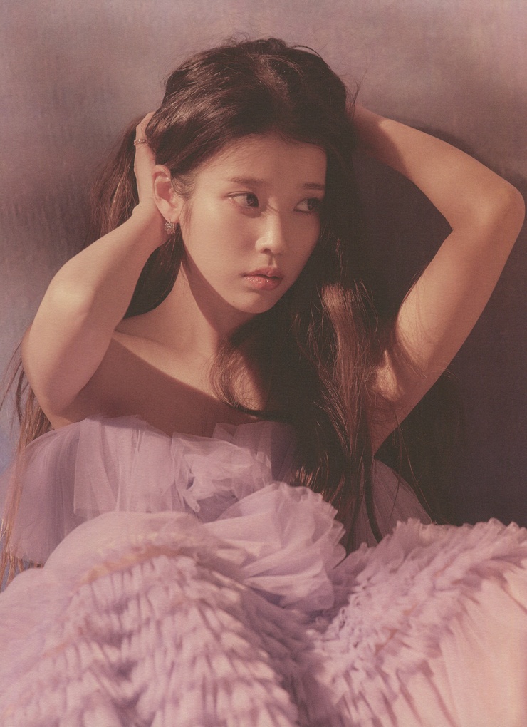 IU