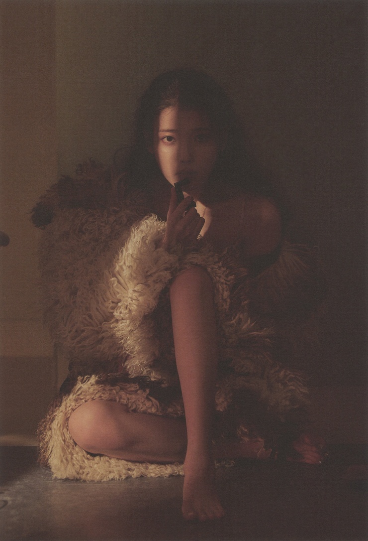 IU