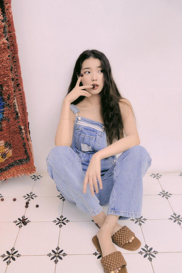 IU