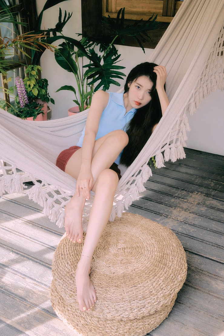 IU
