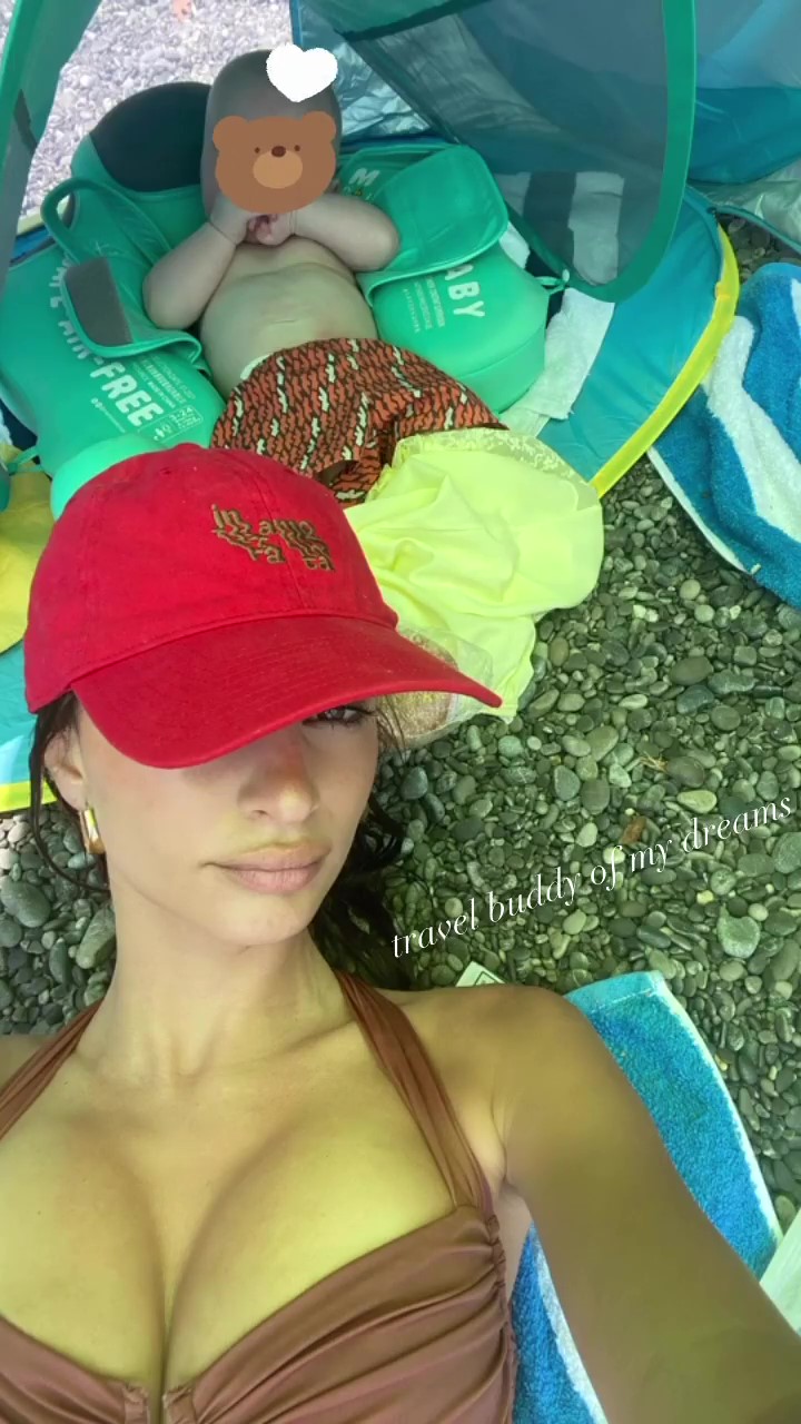 Emily Ratajkowski