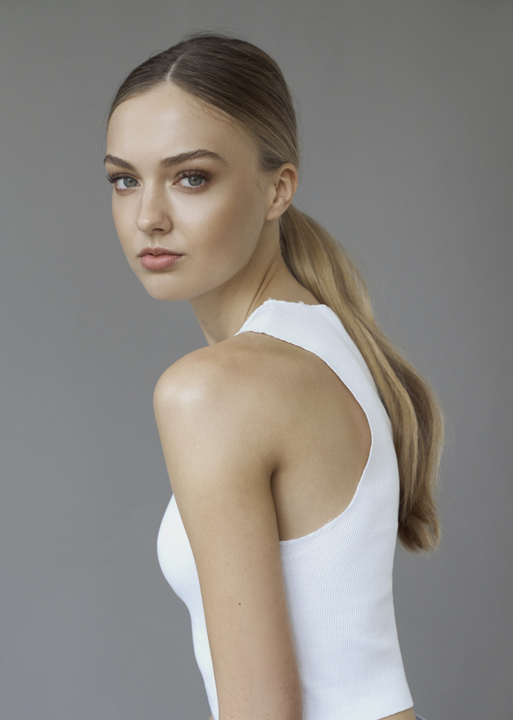 Lilly. Lilly krug. Лилли круг Lilly krug. Lilly krug 2022. Лилли краг актриса.