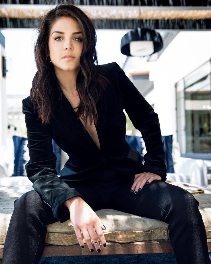 Marie Avgeropoulos
