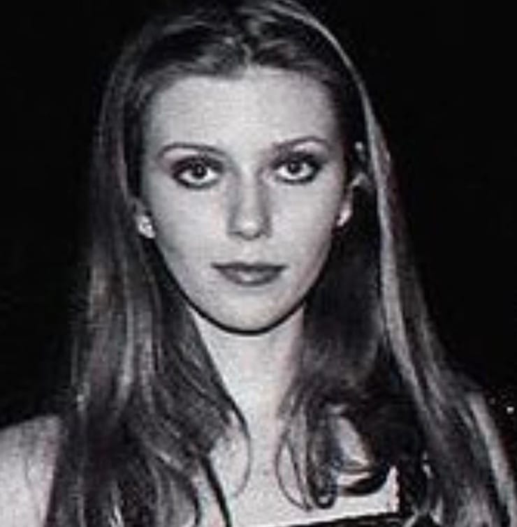 Bebe Buell
