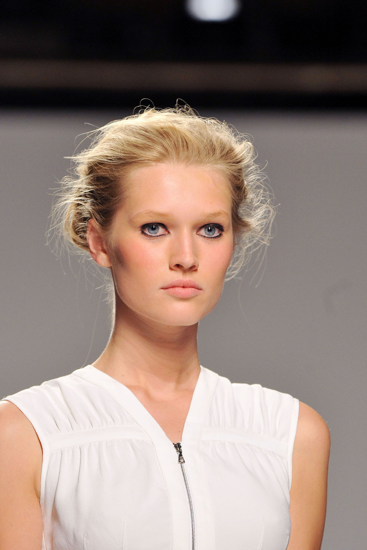 Toni Garrn Toni Garrn
