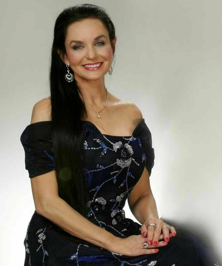 Crystal Gayle