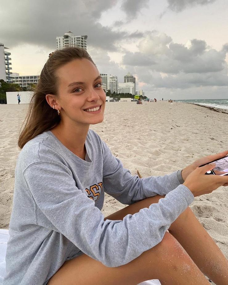 CELINA KROGMANN CELINA KROGMANN