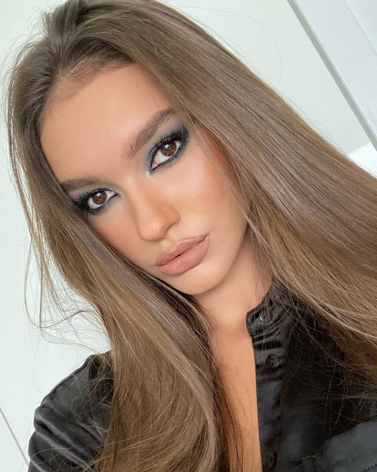 Anna Kryuchkovanya Anna Kryuchkovanya
