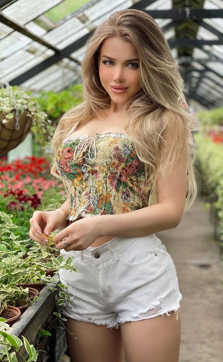 Alexandra D. Alexandra D.
