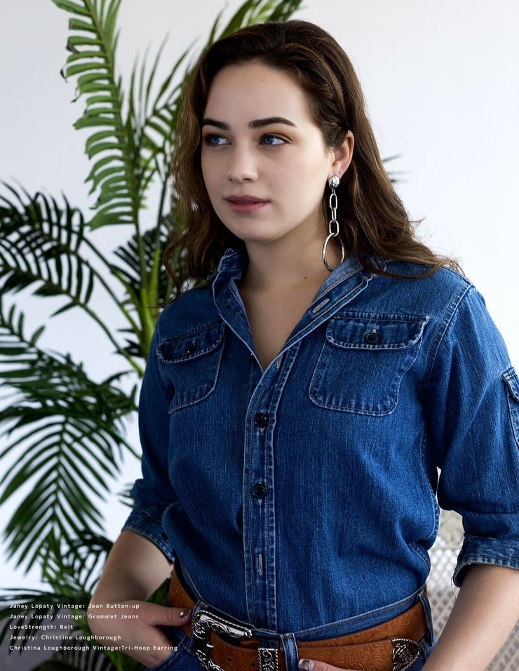 Mary Mouser