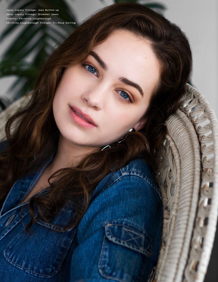 Mary Mouser